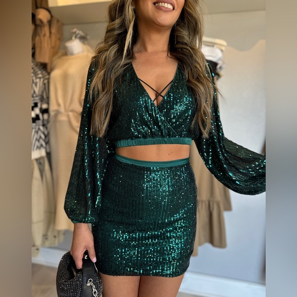 Emerald green sequin top & skirt set - Picture 8 of 8